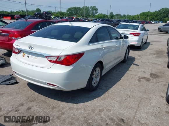 2013 Hyundai Sonata GLS with VIN 5NPEB4AC6DH770731, listed as a IAAI auction lot 42531967 with 139,300 mi miles and . Bid and sale history available at DreamBid. Image 4.