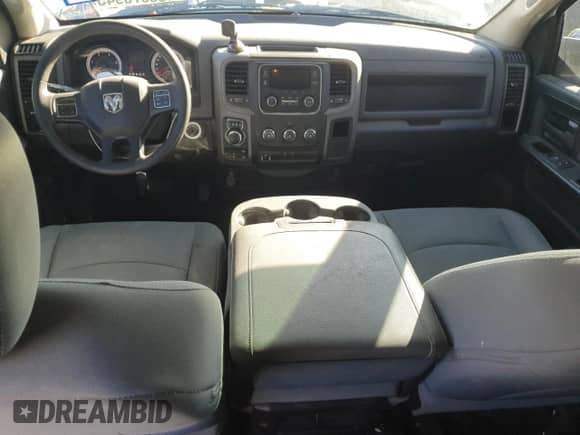 2019 Ram 1500 Tradesman z VIN 1C6RR7KM7KS750354, wystawiony jako Copart lot #86070945 z przebiegiem 75 197 mil mil oraz Czysty tytuł • Clean title. Historia ofert i sprzedaży dostępna na DreamBid. Obrazek 8.