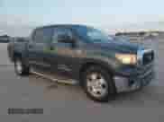 2007 Toyota Tundra SR5 z VIN 5TBET54177S455540, wystawiony jako Copart lot #71871704 z przebiegiem 247 986 mil mil oraz Szkoda całkowita • Salvage title. Historia ofert i sprzedaży dostępna na DreamBid. Obrazek 4.