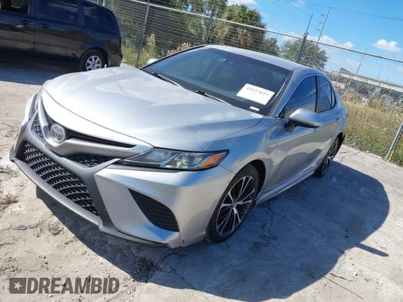 2018 Toyota Camry SE с VIN 4T1B11HK0JU567932, выставлен на аукционе IAAI как лот 43527611 с пробегом 181 171 миль миль и . История ставок и продаж доступна на DreamBid. Изображение 17.
