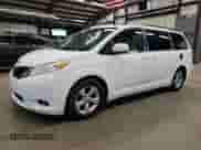 2012 Toyota Sienna LE AAS with VIN 5TDKK3DC8CS183318, listed as a Copart auction lot 81241035 with 275,863 mi miles and Clean title. Bid and sale history available at DreamBid. Image 1.