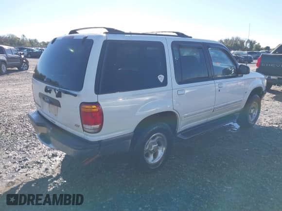 1998 Ford Explorer XLT с VIN 1FMZU32P3WZA91658, выставлен на аукционе IAAI как лот 43497382 с пробегом 259 687 миль миль и . История ставок и продаж доступна на DreamBid. Изображение 4.