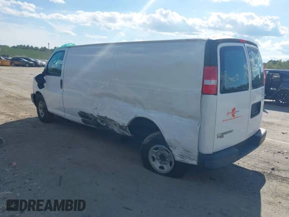 2020 Chevrolet Express Cargo with VIN 1GCWGBFP3L1148549, listed as a IAAI auction lot 43095483 with 135,450 mi miles and . Bid and sale history available at DreamBid. Image 3.