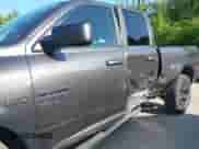 2019 Ram 1500 Warlock z VIN 1C6RR7GT1KS725613, wystawiony jako IAAI lot #42558390 z przebiegiem 38 589 mil mil oraz . Historia ofert i sprzedaży dostępna na DreamBid. Obrazek 6.