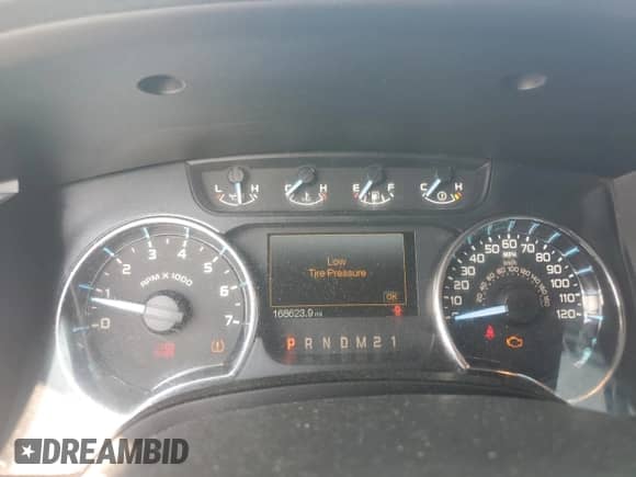 2012 Ford F-150 XL с VIN 1FTFX1EF6CFA37631, выставлен на аукционе Copart как лот 80163395 с пробегом 168 623 миль миль и Списание • Salvage title. История ставок и продаж доступна на DreamBid. Изображение 9.