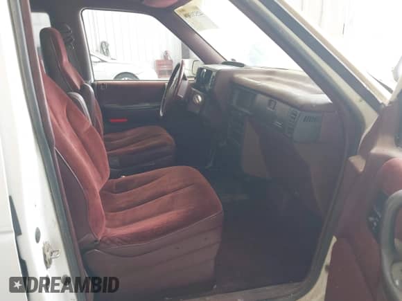 1992 Dodge Caravan with VIN 2B4GH45RXNR598095, listed as a IAAI auction lot 42520308 with 169,596 mi miles and . Bid and sale history available at DreamBid. Image 5.