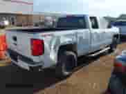 2019 Chevrolet Silverado 1500 Custom z VIN 2GCVKMEC7K1243970, wystawiony jako IAAI lot #43347102 z przebiegiem 79 556 mil mil oraz . Historia ofert i sprzedaży dostępna na DreamBid. Obrazek 4.