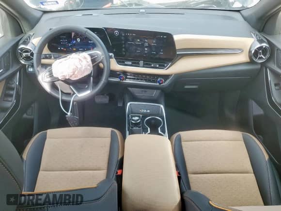 2025 Chevrolet Equinox FWD ACTIV z VIN 3GNAXKEG6SL296432, wystawiony jako Copart lot #64700605 z przebiegiem 3 042 mil mil oraz Szkoda całkowita • Salvage title. Historia ofert i sprzedaży dostępna na DreamBid. Obrazek 8.