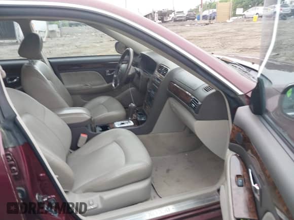 2003 Hyundai XG с VIN KMHFU45E83A249232, выставлен на аукционе IAAI как лот 42439529 с пробегом 75 112 миль миль и . История ставок и продаж доступна на DreamBid. Изображение 5.