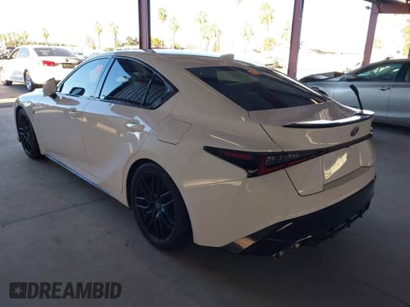 2023 Lexus IS 500 F Sport Performance Premium z VIN JTHAP1D26P5004955, wystawiony jako IAAI lot #43348224 z przebiegiem Nie podano mil oraz . Historia ofert i sprzedaży dostępna na DreamBid. Obrazek 3.