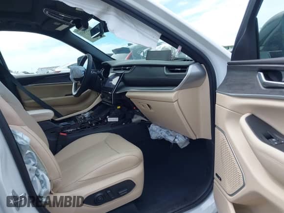 2023 Jeep Grand Cherokee Limited с VIN 1C4RJHBG3PC625434, выставлен на аукционе IAAI как лот 42295033 с пробегом 27 084 миль миль и . История ставок и продаж доступна на DreamBid. Изображение 5.