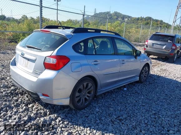 2014 Subaru Impreza Special Sports Limited z VIN JF1GPAR67E8234688, wystawiony jako IAAI lot #43143690 z przebiegiem 106 554 mil mil oraz . Historia ofert i sprzedaży dostępna na DreamBid. Obrazek 4.