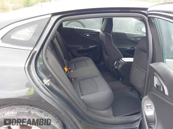 2018 Chevrolet Malibu LT z VIN 1G1ZD5ST6JF107433, wystawiony jako IAAI lot #43281943 z przebiegiem 59 802 mil mil oraz . Historia ofert i sprzedaży dostępna na DreamBid. Obrazek 8.