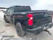 2021 Chevrolet Silverado 1500 Custom Trail Boss z VIN 3GCPYCEF4MG482172, wystawiony jako IAAI lot #43228808 z przebiegiem 61 961 mil mil oraz . Historia ofert i sprzedaży dostępna na DreamBid. Obrazek 3.