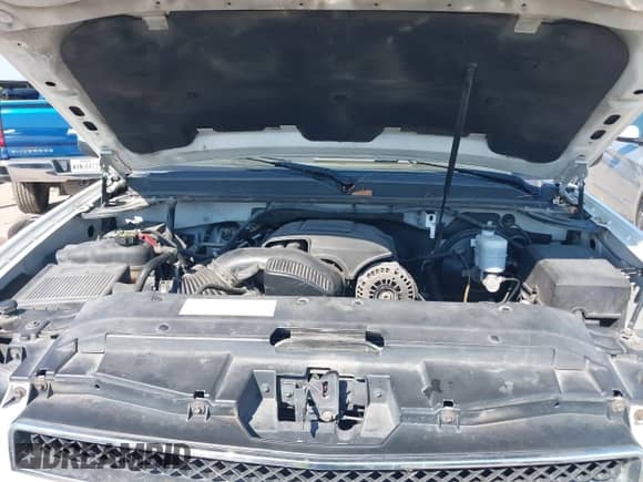 2011 Chevrolet Suburban LT with VIN 1GNSCJE02BR187519, listed as a IAAI auction lot 43136755 with 203,141 mi miles and . Bid and sale history available at DreamBid. Image 10.