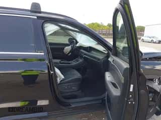 2025 Hyundai Palisade XRT с VIN KM8R3DGE6SU915871, выставлен на аукционе IAAI как лот 42976538 с пробегом 1 113 миль миль и . История ставок и продаж доступна на DreamBid. Изображение 5.