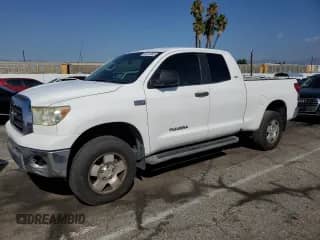 2007 Toyota Tundra SR5 z VIN 5TFBV54167X027182, wystawiony jako Copart lot #89721585 z przebiegiem 166 764 mil mil oraz Szkoda całkowita • Salvage title. Historia ofert i sprzedaży dostępna na DreamBid. Obrazek 1.