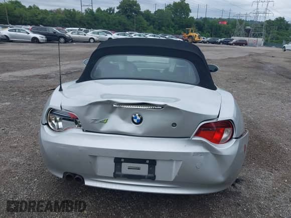 2008 BMW Z4 3.0i с VIN 4USBU33578LW75970, выставлен на аукционе IAAI как лот 42873339 с пробегом 72 592 миль миль и . История ставок и продаж доступна на DreamBid. Изображение 17.