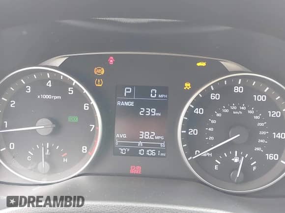 2017 Hyundai Elantra SE z VIN 5NPD84LF8HH033019, wystawiony jako IAAI lot #43259780 z przebiegiem 101 061 mil mil oraz . Historia ofert i sprzedaży dostępna na DreamBid. Obrazek 7.