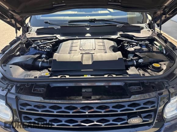 2017 Land Rover Range Rover Sport Autobiography z VIN SALWV2FE3HA142612, wystawiony jako IAAI lot #43389750 z przebiegiem 151 760 mil mil oraz . Historia ofert i sprzedaży dostępna na DreamBid. Obrazek 10.