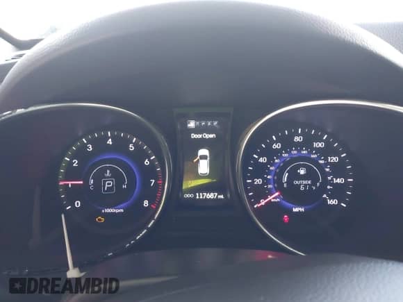 2014 Hyundai Santa Fe z VIN 5XYZU3LA6EG177655, wystawiony jako IAAI lot #43464543 z przebiegiem 117 687 mil mil oraz . Historia ofert i sprzedaży dostępna na DreamBid. Obrazek 7.