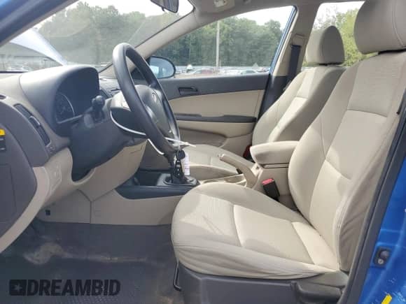 2010 Hyundai Elantra GLS z VIN KMHDB8AE2AU052692, wystawiony jako Copart lot #80581795 z przebiegiem 153 756 mil mil oraz Szkoda całkowita • Salvage title. Historia ofert i sprzedaży dostępna na DreamBid. Obrazek 7.