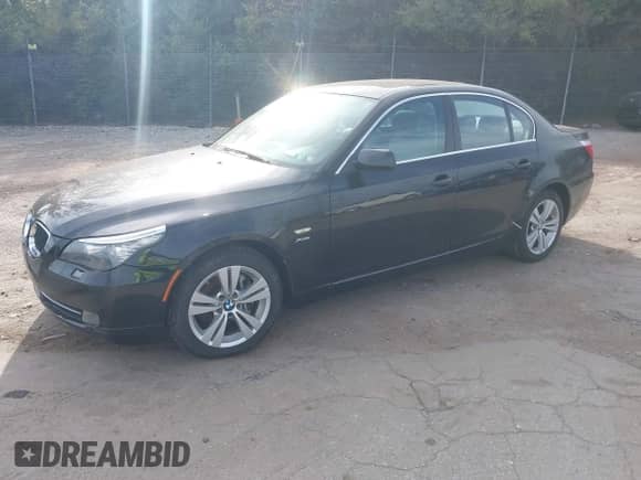 2009 BMW 5 Series 528i xDrive with VIN WBANV13569C156122, listed as a IAAI auction lot 43529484 with 173,996 mi miles and . Bid and sale history available at DreamBid. Image 2.