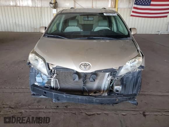 2013 Toyota Sienna LE с VIN 5TDJK3DC8DS063788, выставлен на аукционе Copart как лот 82641075 с пробегом 73 736 миль миль и Чистый • Clean title. История ставок и продаж доступна на DreamBid. Изображение 5.
