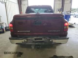 2002 Chevrolet Silverado 1500 LS z VIN 2GCEC19V121139126, wystawiony jako Copart lot #89691745 z przebiegiem 299 579 mil mil oraz Szkoda całkowita • Salvage title. Historia ofert i sprzedaży dostępna na DreamBid. Obrazek 6.