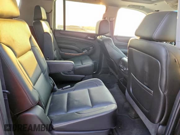 2016 Chevrolet Suburban LTZ z VIN 1GNSCJKC5GR170929, wystawiony jako Copart lot #83842485 z przebiegiem Nie podano mil oraz Szkoda całkowita • Salvage title. Historia ofert i sprzedaży dostępna na DreamBid. Obrazek 11.