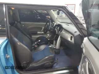 2003 MINI Hardtop S with VIN WMWRE334X3TD69184, listed as a IAAI auction lot 42609318 with 99,737 mi miles and . Bid and sale history available at DreamBid. Image 5.