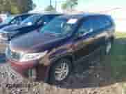 2014 Kia Sorento LX z VIN 5XYKT3A62EG475607, wystawiony jako IAAI lot #43481626 z przebiegiem 144 037 mil mil oraz . Historia ofert i sprzedaży dostępna na DreamBid. Obrazek 2.