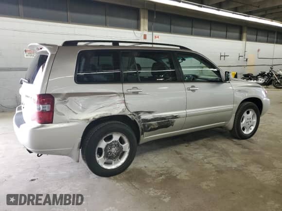 2006 Toyota Highlander w/3rd Row with VIN JTEEP21A560143387, listed as a Copart auction lot 70481495 with 123,921 mi miles and Salvage title. Bid and sale history available at DreamBid. Image 3.
