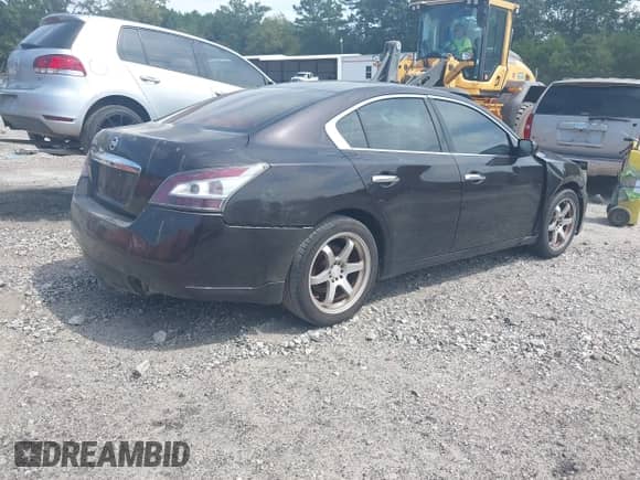 2013 Nissan Maxima SV z VIN 1N4AA5AP0DC816887, wystawiony jako IAAI lot #43182884 z przebiegiem 193 875 mil mil oraz . Historia ofert i sprzedaży dostępna na DreamBid. Obrazek 4.