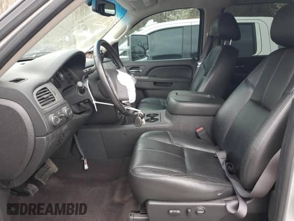 2012 Chevrolet Silverado 3500HD LTZ с VIN 1GC4K1C82CF238677, выставлен на аукционе Copart как лот 46481215 с пробегом 67 584 миль миль и Списание • Salvage title. История ставок и продаж доступна на DreamBid. Изображение 7.