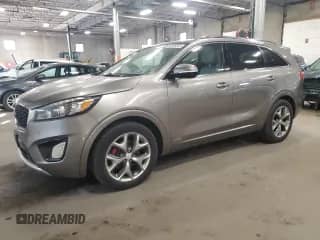 2016 Kia Sorento SXL с VIN 5XYPKDA52GG113608, выставлен на аукционе Copart как лот 85586045 с пробегом 263 068 миль миль и Чистый • Clean title. История ставок и продаж доступна на DreamBid. Изображение 1.