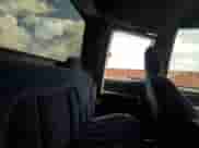1998 Chevrolet Silverado 2500 с VIN 1GCGK29R6WE117924, выставлен на аукционе Copart как лот 69374745 с пробегом 189 999 миль миль и Списание • Salvage title. История ставок и продаж доступна на DreamBid. Изображение 10.
