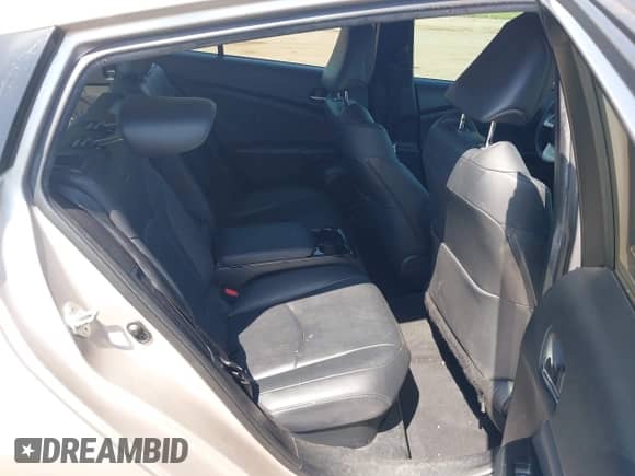 2018 Toyota Prius Plus z VIN JTDKARFP0J3075649, wystawiony jako IAAI lot #42569053 z przebiegiem 99 581 mil mil oraz . Historia ofert i sprzedaży dostępna na DreamBid. Obrazek 8.