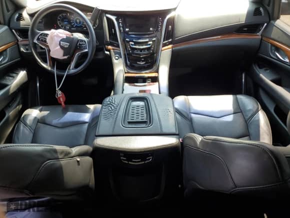 2017 Cadillac Escalade ESV Luxury с VIN 1GYS3HKJ3HR260544, выставлен на аукционе Copart как лот 65815735 с пробегом 124 838 миль миль и Списание • Salvage title. История ставок и продаж доступна на DreamBid. Изображение 8.