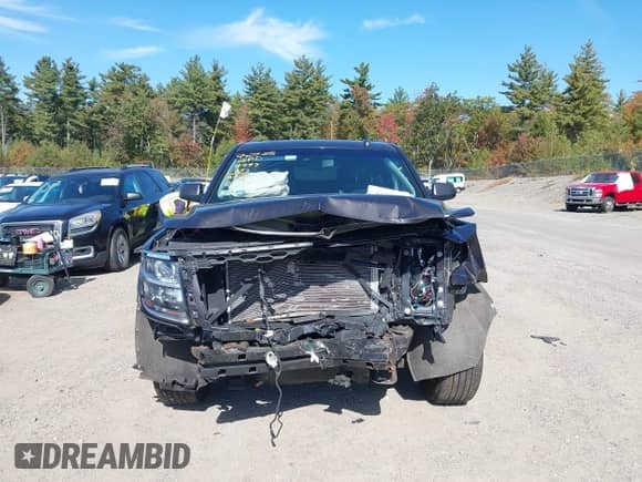 2017 Chevrolet Suburban LT z VIN 1GNSKHKC7HR289997, wystawiony jako IAAI lot #43357131 z przebiegiem Nie podano mil oraz . Historia ofert i sprzedaży dostępna na DreamBid. Obrazek 13.