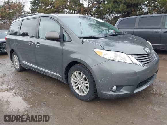 2013 Toyota Sienna XLE AAS with VIN 5TDYK3DC8DS375852, listed as a IAAI auction lot 41519437 with 91,828 mi miles and . Bid and sale history available at DreamBid. Image 1.