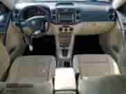 2009 Volkswagen Tiguan S с VIN WVGAV75N09W500104, выставлен на аукционе Copart как лот 69823825 с пробегом 98 190 миль миль и Списание • Salvage title. История ставок и продаж доступна на DreamBid. Изображение 8.