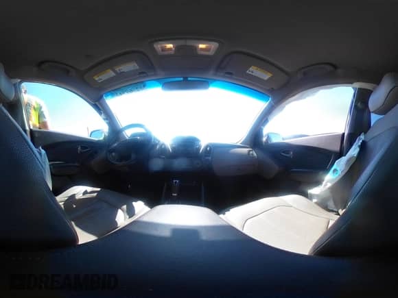 2014 Hyundai Tucson Limited z VIN KM8JU3AG1EU854903, wystawiony jako IAAI lot #42369943 z przebiegiem 47 102 mil mil oraz . Historia ofert i sprzedaży dostępna na DreamBid. Obrazek 19.