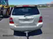 2005 Toyota Highlander с VIN JTEDP21A250090710, выставлен на аукционе IAAI как лот 42809657 с пробегом 175 008 миль миль и . История ставок и продаж доступна на DreamBid. Изображение 13.