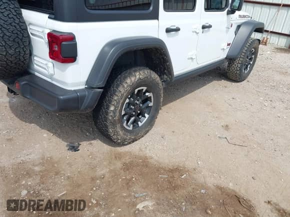 2025 Jeep Wrangler Rubicon с VIN 1C4PJXFN6SW528228, выставлен на аукционе IAAI как лот 43100284 с пробегом 10 660 миль миль и . История ставок и продаж доступна на DreamBid. Изображение 6.