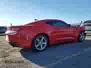 2018 Chevrolet Camaro 1LS z VIN 1G1FA1RX4J0145310, wystawiony jako Copart lot #83855925 z przebiegiem 66 633 mil mil oraz Szkoda całkowita • Salvage title. Historia ofert i sprzedaży dostępna na DreamBid. Obrazek 3.