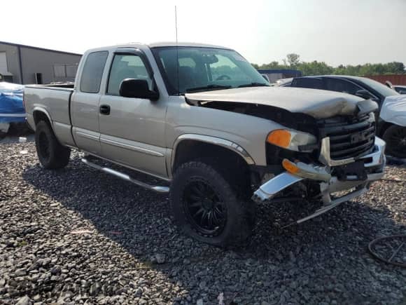 2004 GMC Sierra 1500 SLE with VIN 2GTEC19T741373918, listed as a Copart auction lot 62213035 with 89,402 mi miles and Salvage title. Bid and sale history available at DreamBid. Image 4.