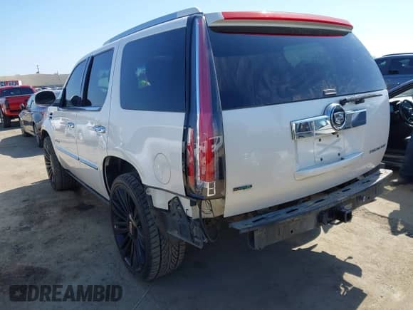 2011 Cadillac Escalade Premium with VIN 1GYS4CEF0BR162201, listed as a IAAI auction lot 42121589 with 160,290 mi miles and . Bid and sale history available at DreamBid. Image 3.