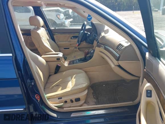 2000 BMW 7 Series 740iL with VIN WBAGH8348YDP09099, listed as a IAAI auction lot 43078448 with 288,396 mi miles and . Bid and sale history available at DreamBid. Image 5.