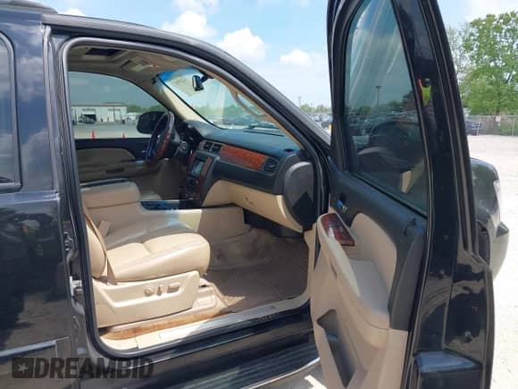 2007 Chevrolet Suburban LTZ с VIN 3GNFK16367G103724, выставлен на аукционе IAAI как лот 42249081 с пробегом 153 201 миль миль и . История ставок и продаж доступна на DreamBid. Изображение 5.